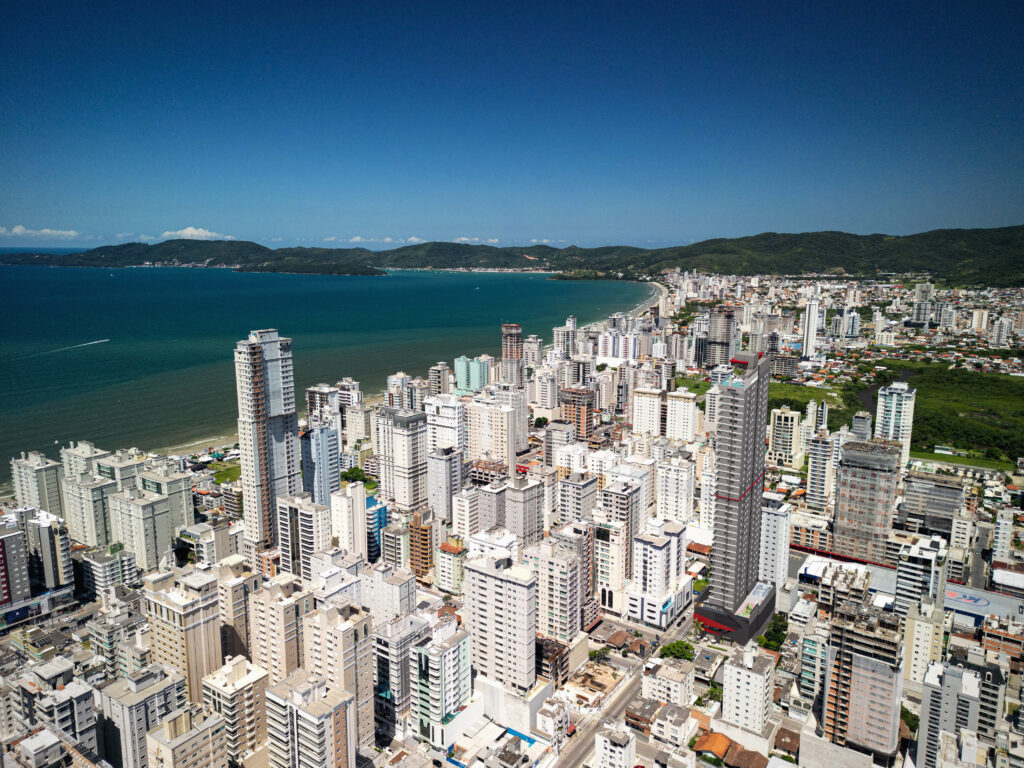 Implantação e localização do Yangzhou em Meia Praia